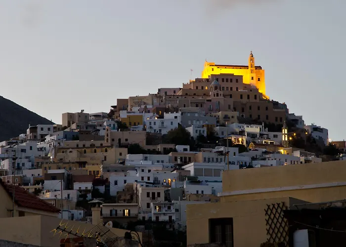 Omiros 3* إرموبولّي