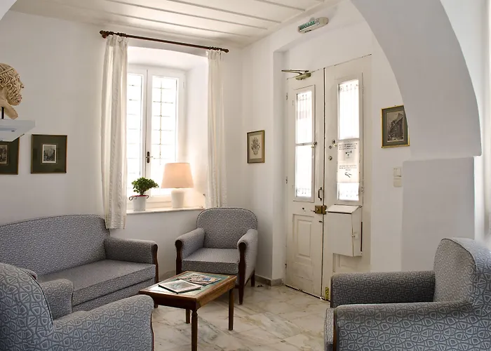 Omiros 3* إرموبولّي