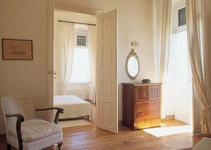 Omiros 3* إرموبولّي