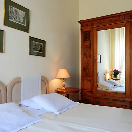 게스트하우스 Omiros 에르무폴리