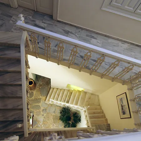 Omiros 3* 에르무폴리