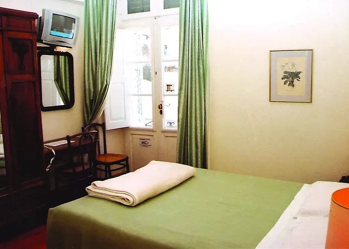 Omiros 에르무폴리